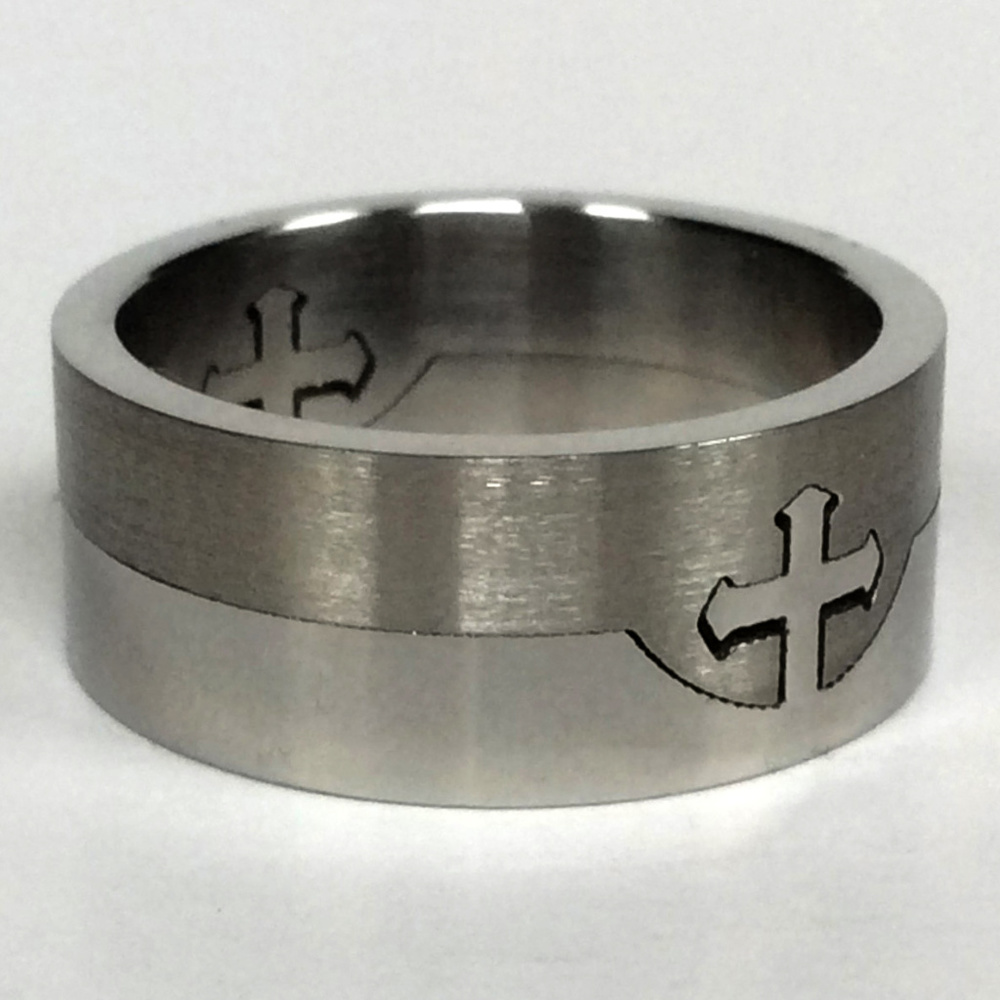 Men’s Cross Pattern Ring - Picture 4 of 5